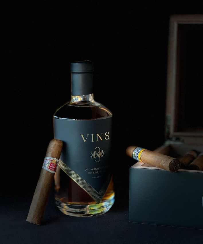 VINS „Getrocknete Pflaume"